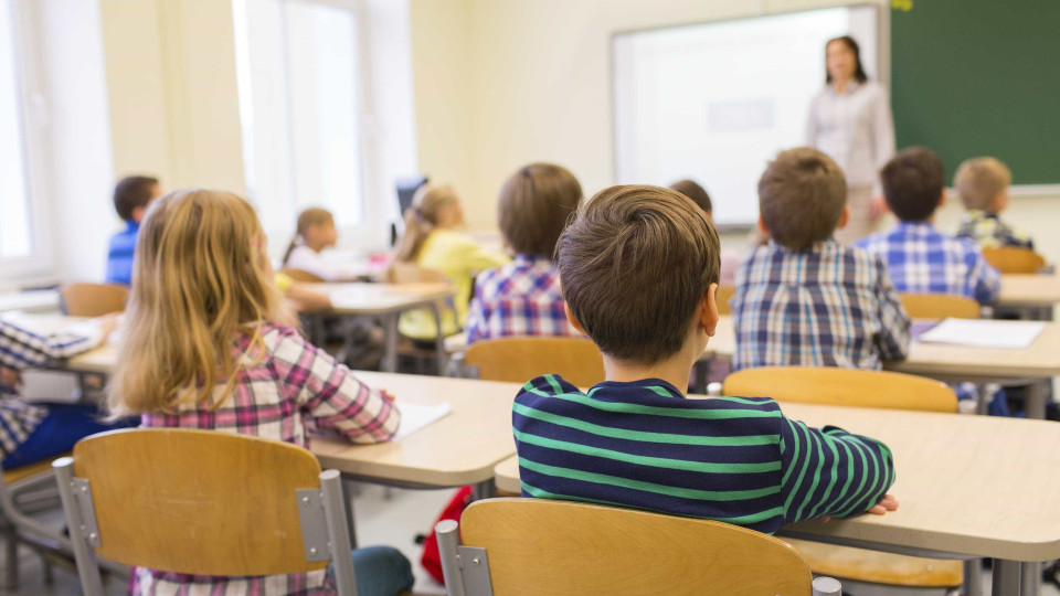 Hoje é dia de regressar à escola. Como o fazer em segurança