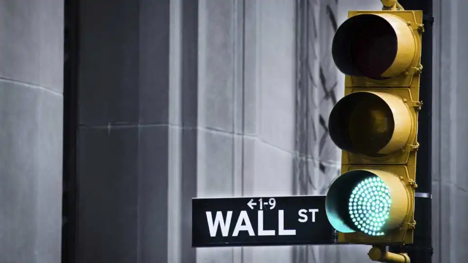 Wall Street segue mista com Dow Jones a crescer 0,36%