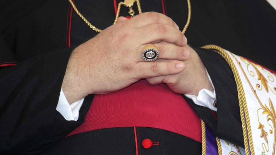 Bispos reúnem-se 6.ª-feira para analisar relatório sobre abusos sexuais