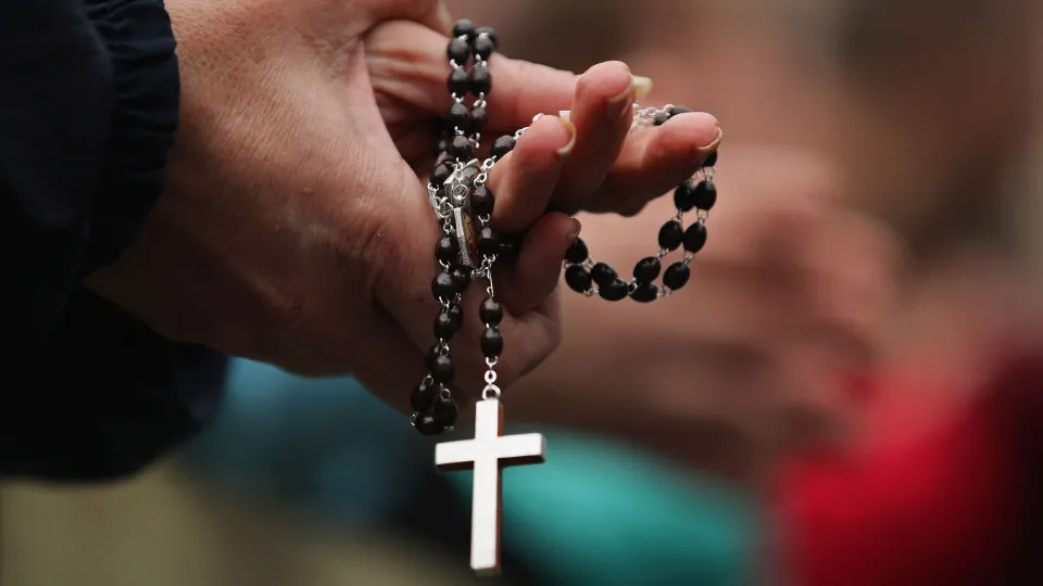 Vítimas de abuso sexual na Igreja em protesto sábado junto ao parlamento