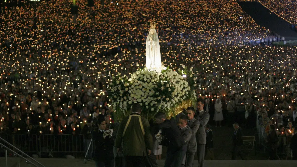 Imagem de Fátima juntou mais de 10.000 católicos em Luanda