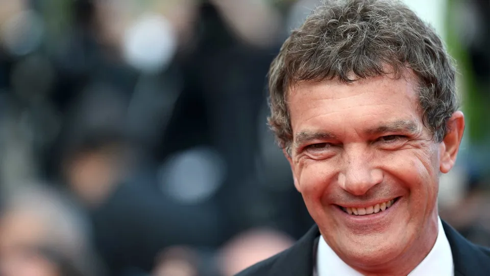 Filha de Antonio Banderas vai casar-se. "Não podíamos estar mais felizes"