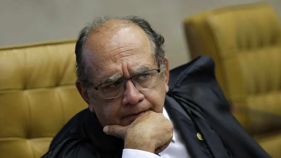 Juiz do STF pede "mecanismos" para atacar 'fake news' no Brasil