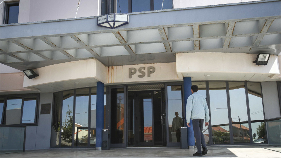 Pessoal não policial da PSP ameaça greve sem reunião com ministra