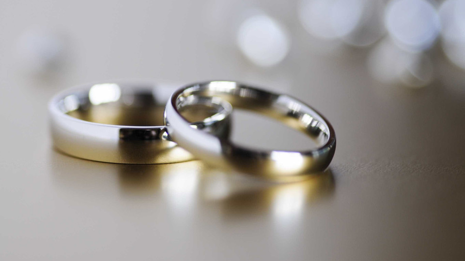 Homem pede divórcio durante boda do casamento após música "provocadora"