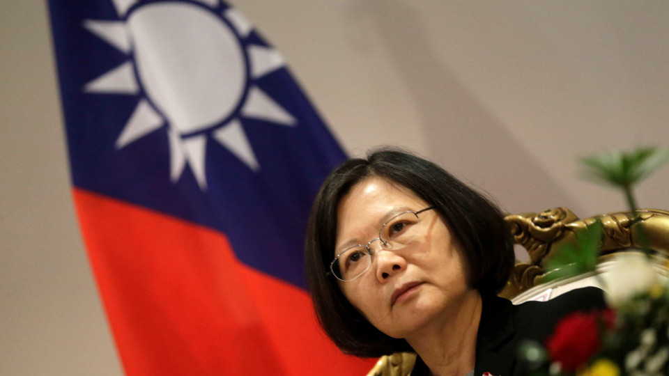 Senadores franceses reúnem-se com líder de Taiwan