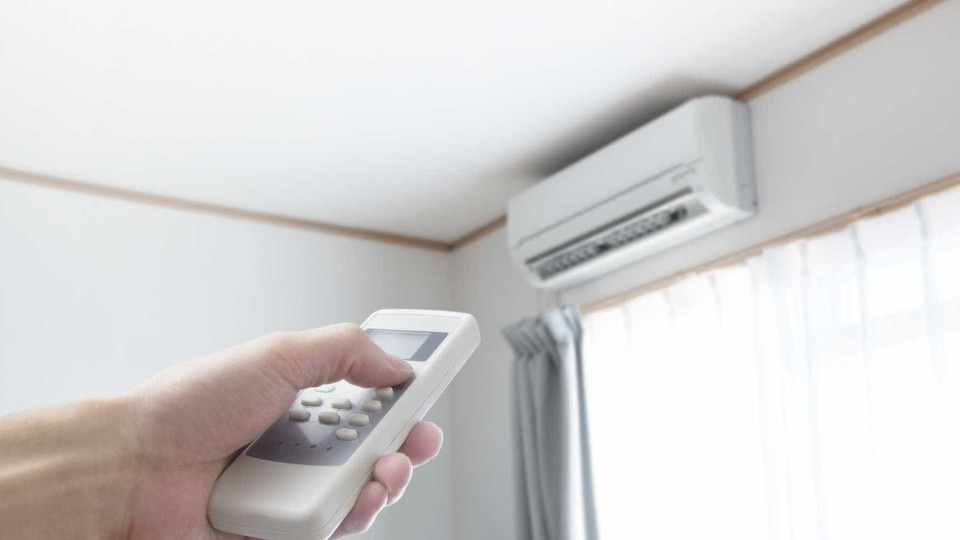 Como usar ventilação e ar condicionado em segurança? A DGS explica-lhe