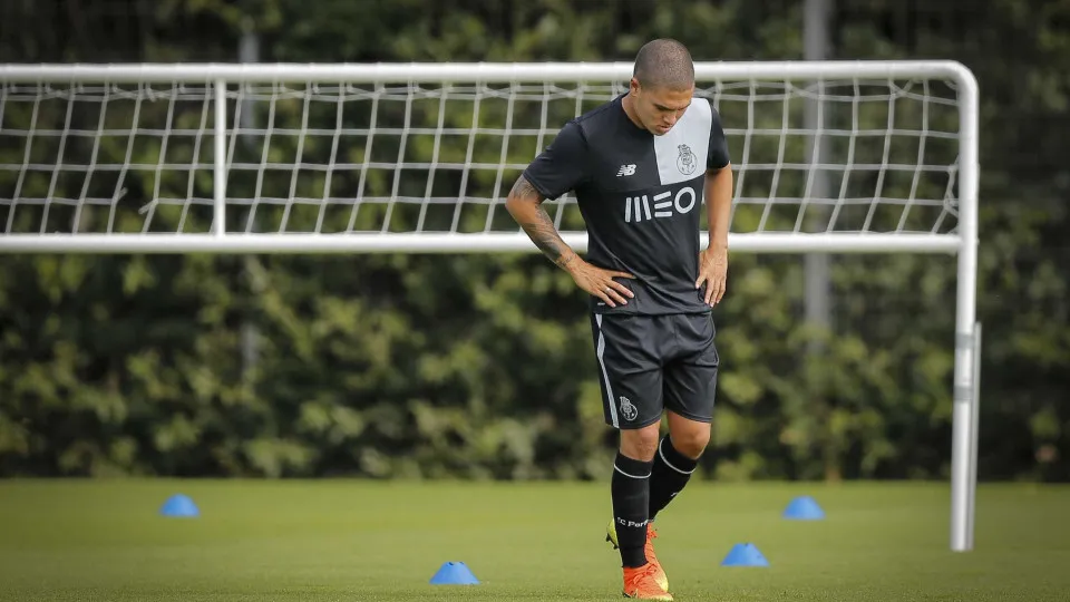 Futuro de Quintero pode passar pelo... México
