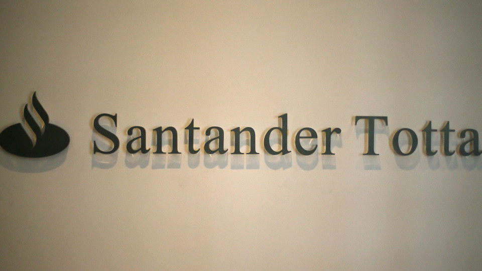 Santander Totta incorpora TaxaGest e Santander SGPS