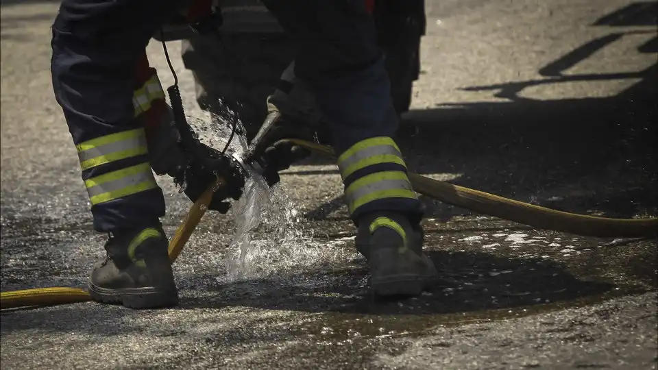 Fogo ainda tem várias frentes na zona de Monforte em Chaves