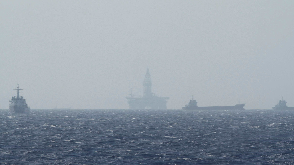 Bruxelas critica manobras "agressivas" da China nas águas do Mar do Sul