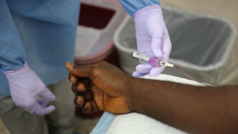 Comissão Africana pede mesmas "oportunidades" no acesso à vacina