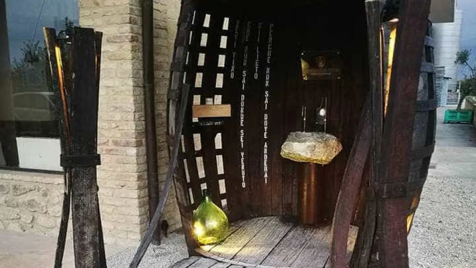 Em Itália, acaba de abrir uma fonte de vinho… grátis e sempre aberta