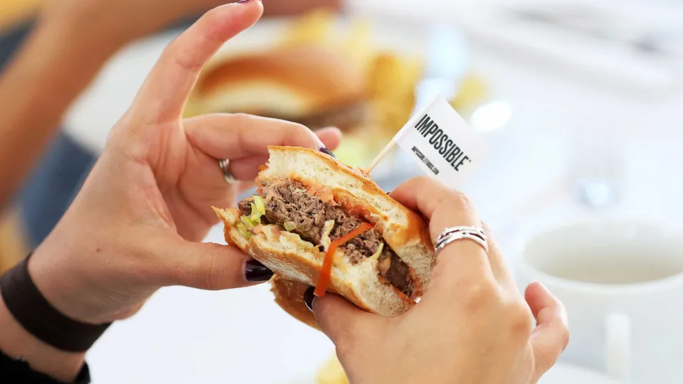 "Carne é carne, ponto final". Restrição ao termo carne preocupa empresas