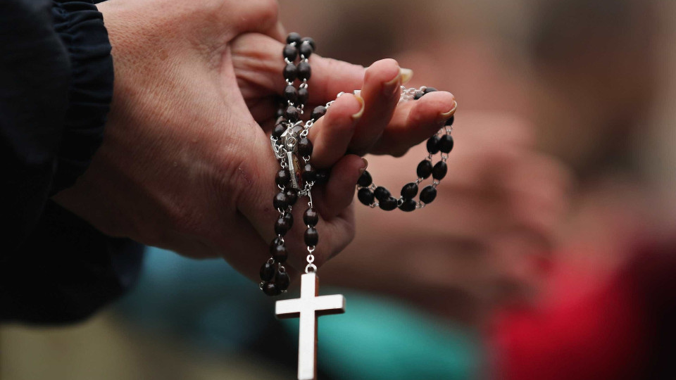 Vaticano pede julgamento de dois padres por alegados abusos sexuais