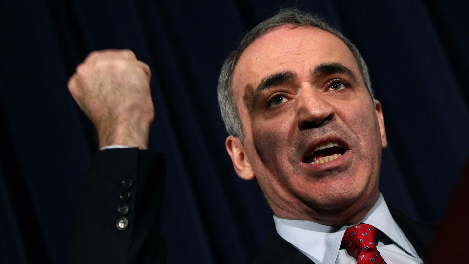 Garry Kasparov compara governo de Putin a mafia de Don Corleone