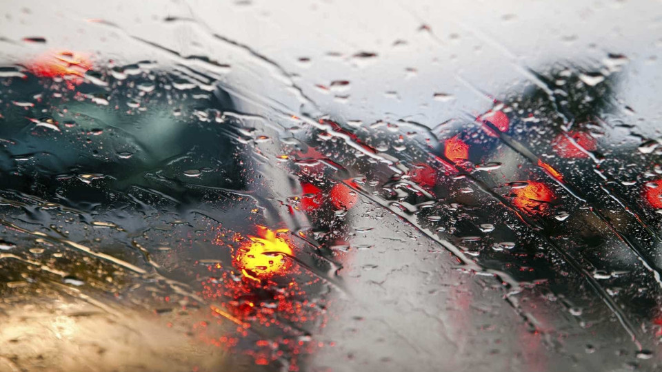 GNR relembra importância de adaptar a condução em caso de chuva 