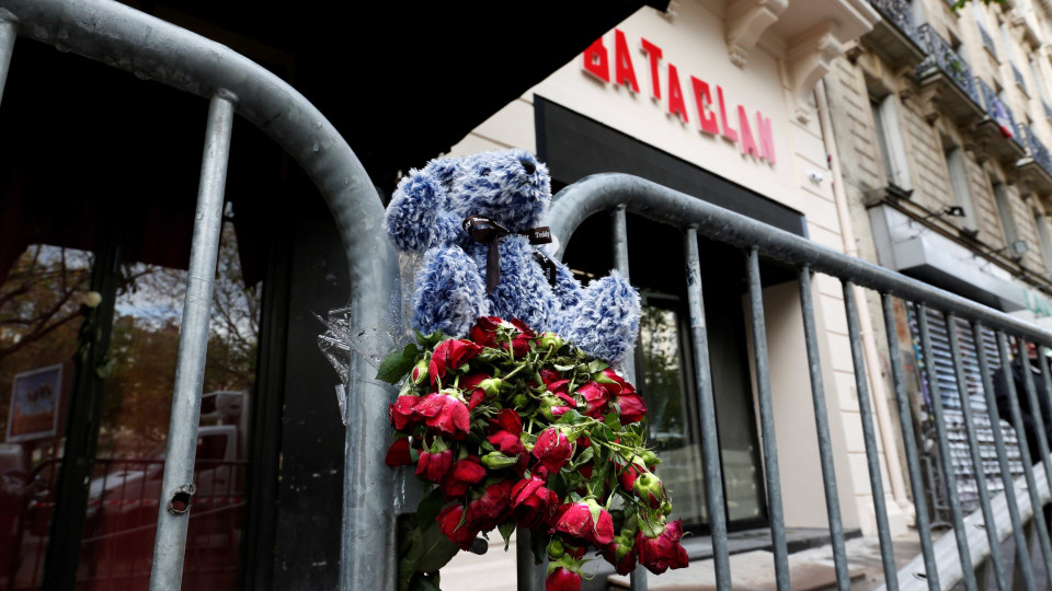 Arguido dos ataques terroristas em Paris deportado para a Bélgica