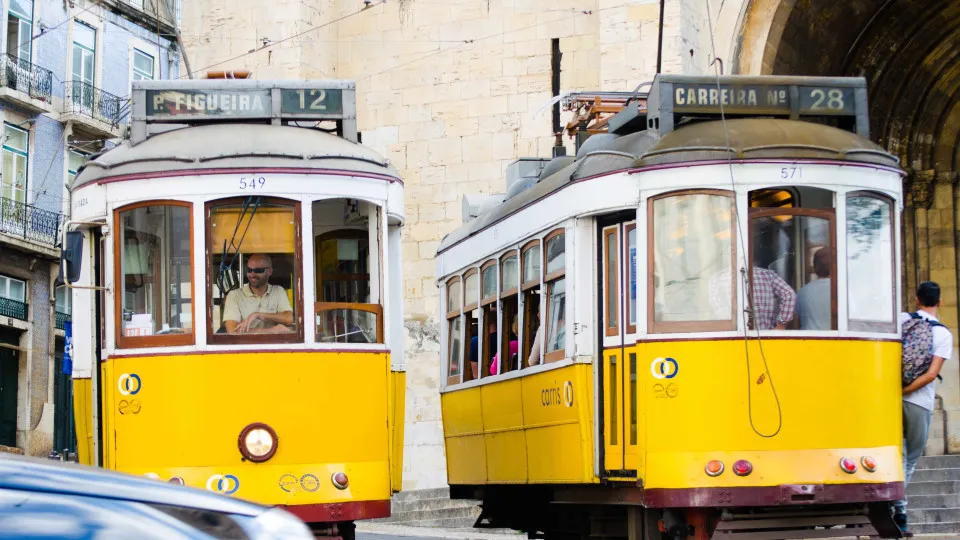 Descontos nos passes discriminam o resto da área metropolitana, diz PCP