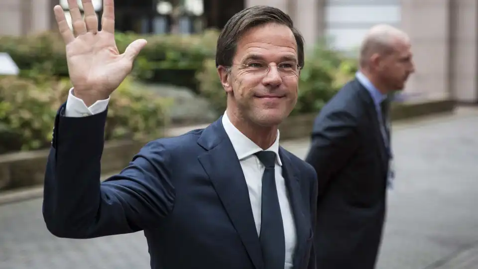 Rutte, novo líder tem missão de unir face a desafios geopolíticos