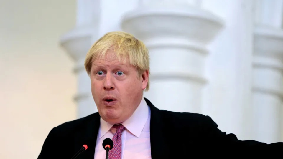 Boris Johnson vence terceira volta para liderança dos conservadores