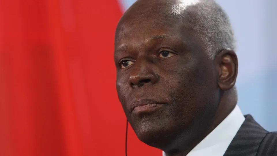 Corpo de José Eduardo dos Santos já chegou a Angola