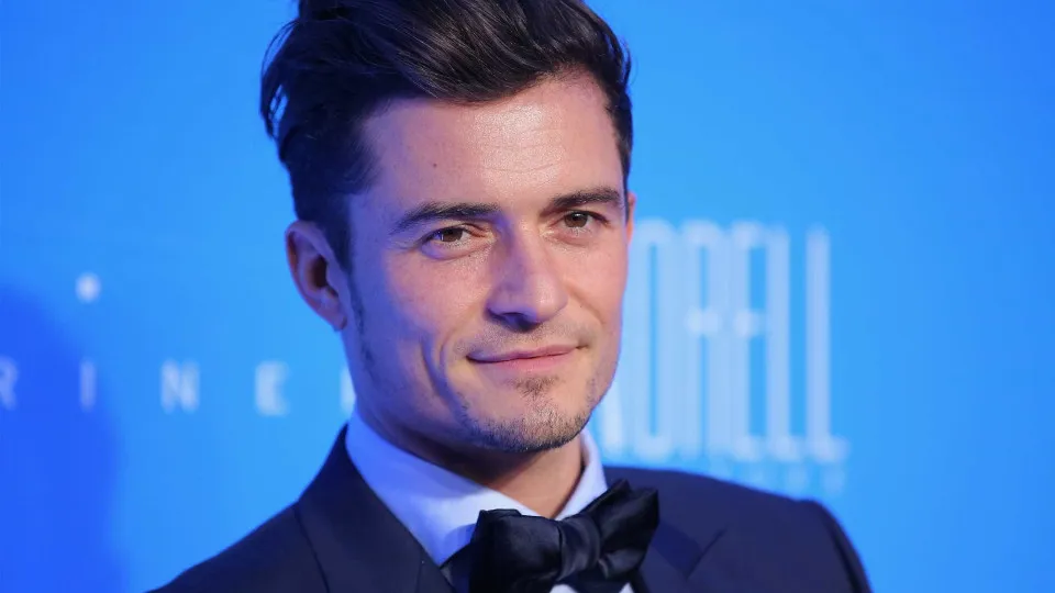 Orlando Bloom diz que príncipe Harry tem "grande sentido de humor"