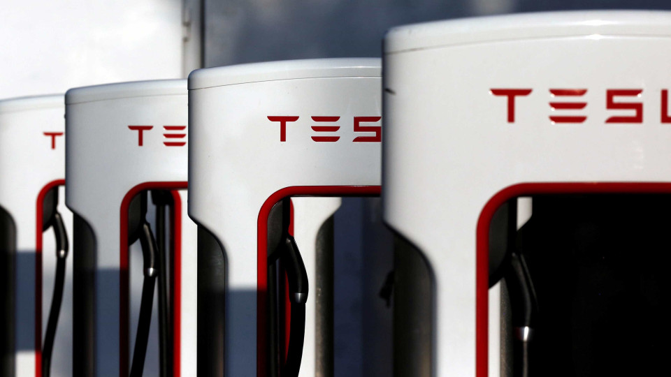 Tesla já tem 10 mil carregadores Supercharger