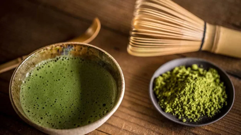 Durante uma semana bebeu chá matcha em vez de café. Eis o que aconteceu