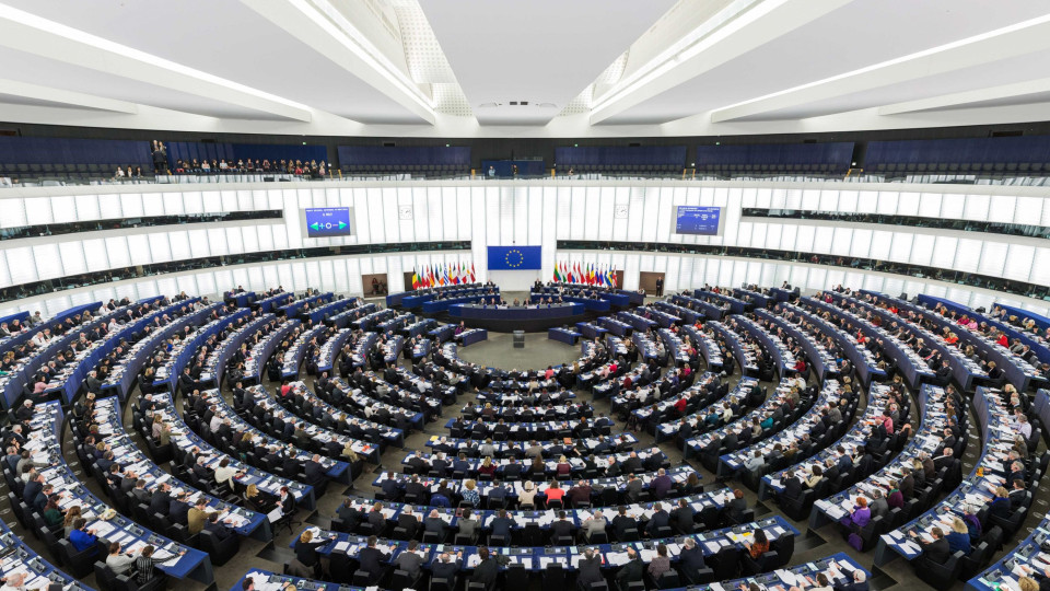Site do Parlamento Europeu alvo de ataque informático. Russos reivindicam