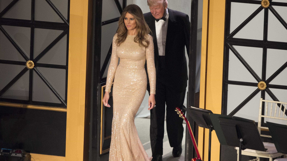 Melania Trump anuncia que visitas à Casa Branca são retomadas em março