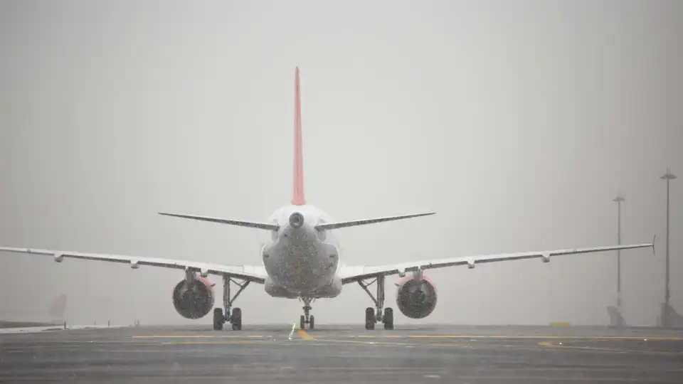 Gana vai multar companhias aéreas com passageiros sem vacinação completa