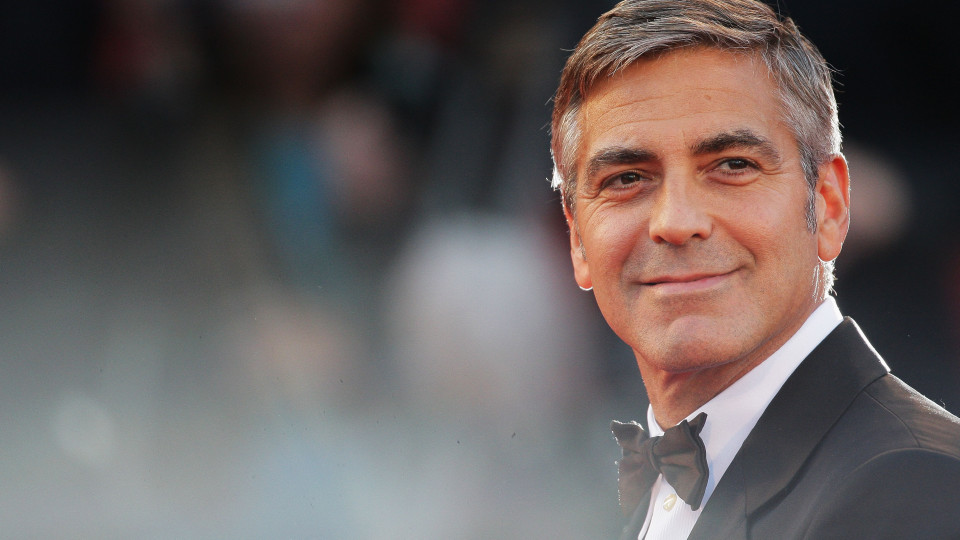 Clooney doa milhares de euros a crianças separadas dos pais nos EUA
