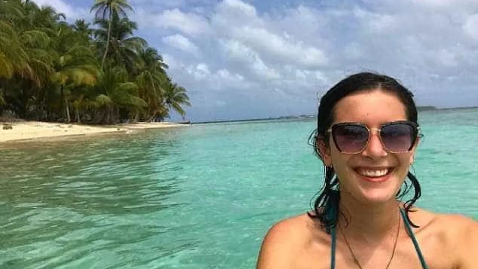 Jovem que apareceu morta no Panamá foi estrangulada com um páreo