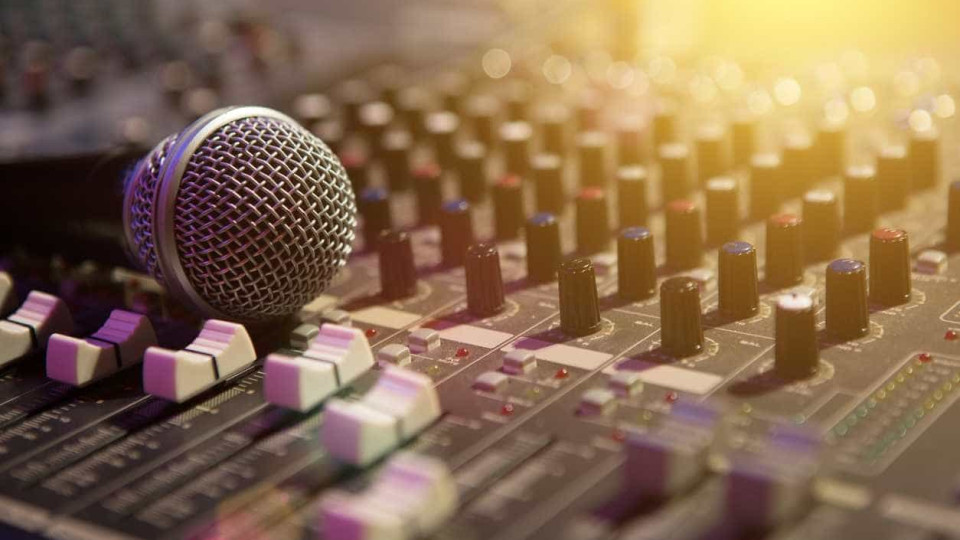 Medialivre autoriza compra de rádios SBSR e Festival do Norte