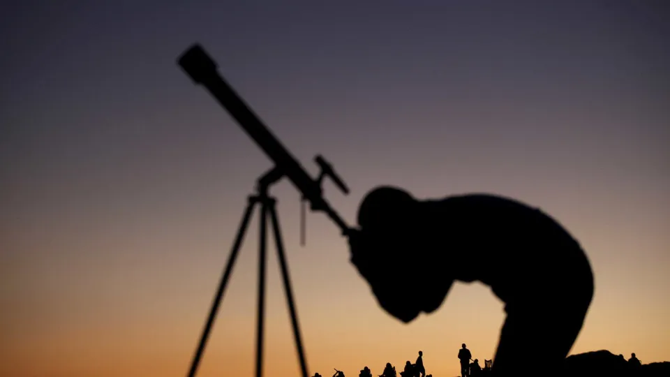telescópio espaço estrelas