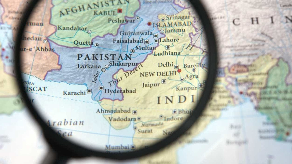 Paquistão ordena saída de afegãos em situação irregular até fim do mês