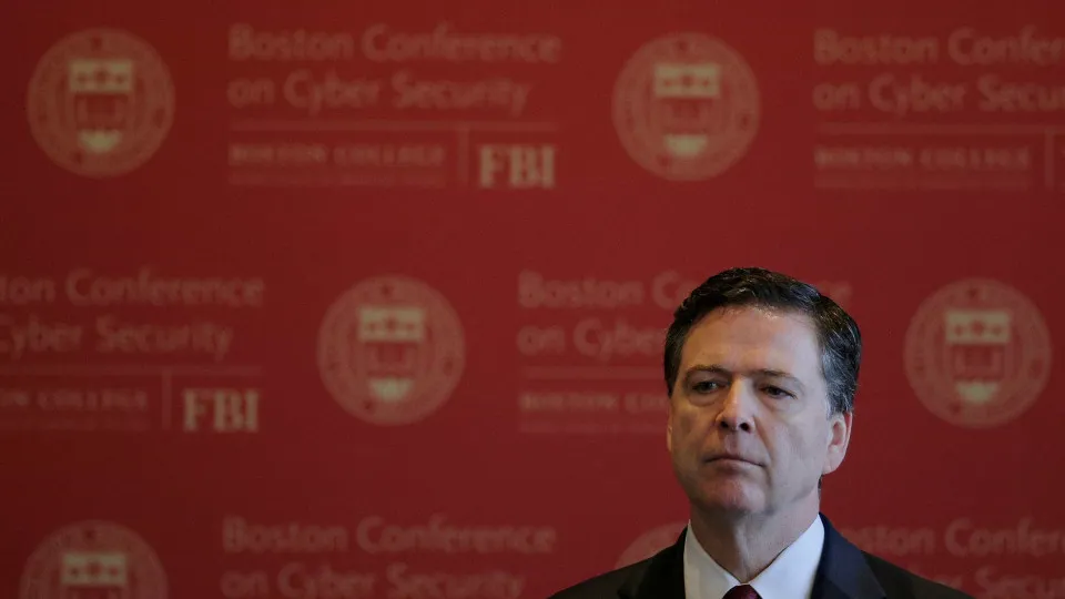 Ex-diretor FBI afirma "não ter medo" da acusação de obstrução à justiça