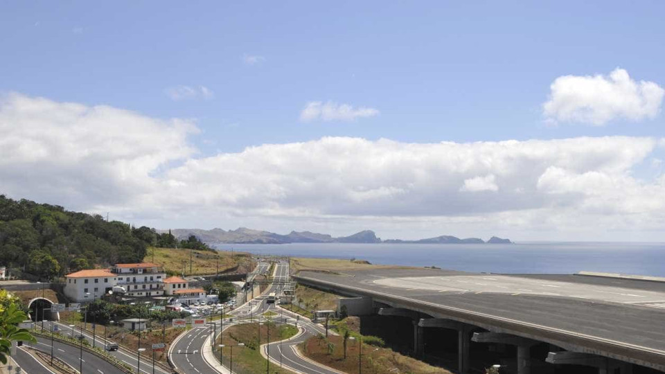Vento forte continua a perturbar operações no Aeroporto da Madeira