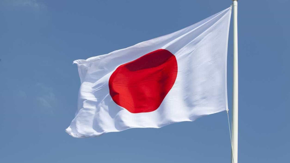 Dois helicópteros militares japoneses deverão ter caído no mar