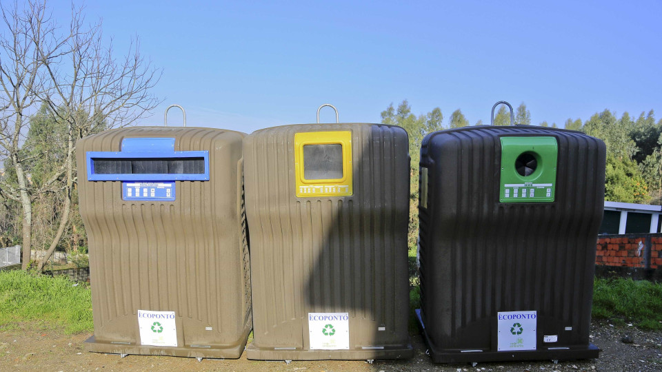 Reciclagem é mais importante para portugueses que energia e transportes