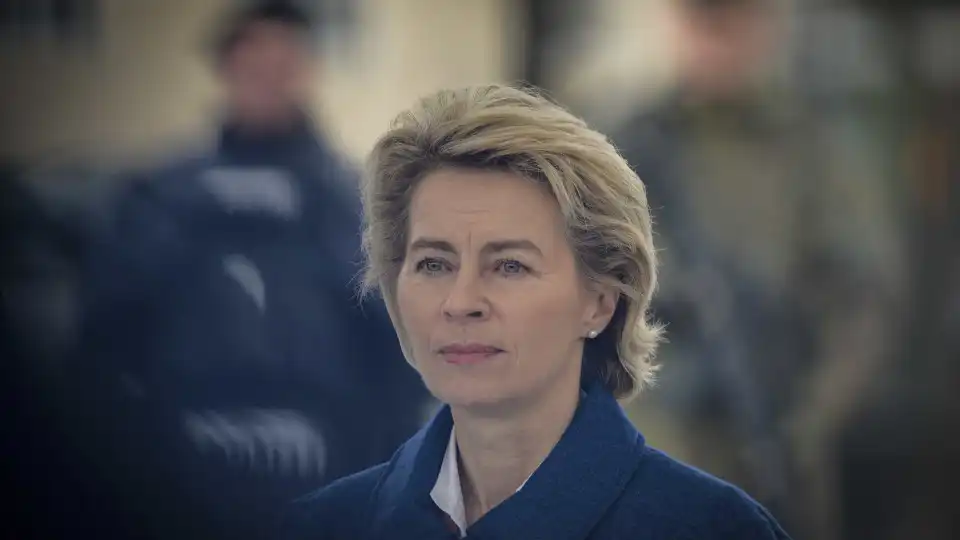 Von der Leyen quer discussão alargada sobre reparações e adaptação