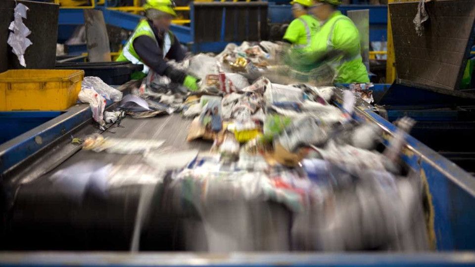 Reciclagem? "Temos longo caminho a percorrer". Electrão vai "dar a mão"