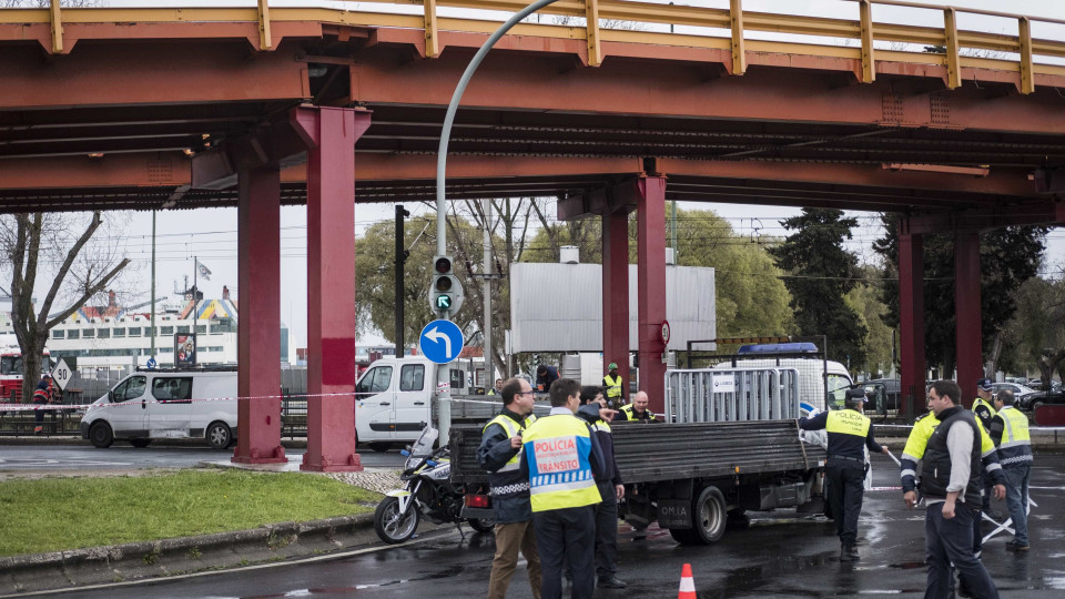 Alcântara: Falta de sinalização no viaduto prejudica negócios nas Docas