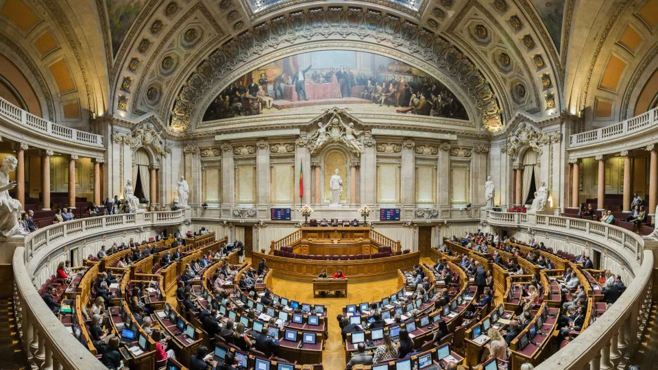 Moção do Chega será a 37.ª em democracia. Só uma derrubou Governo Moção do Chega será a 37.ª em democracia. Só uma derrubou Governo