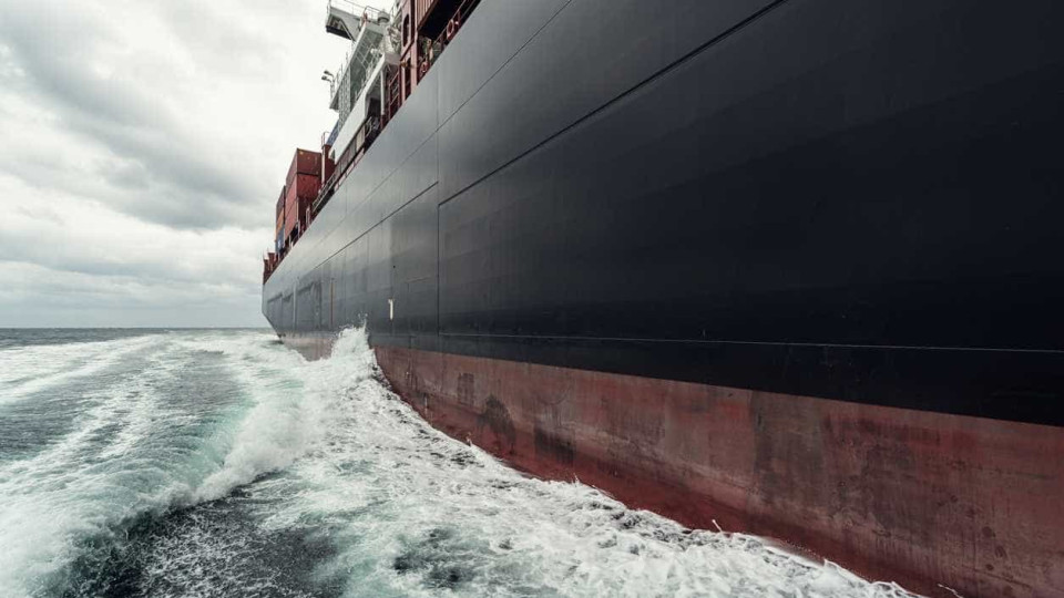 Investigadores recorrem a oxidação para diminuir poluentes de navios