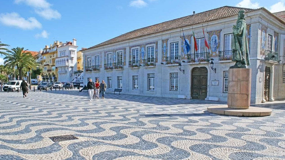 Buscas da PJ na Câmara de Cascais terminaram pouco depois das 15h30