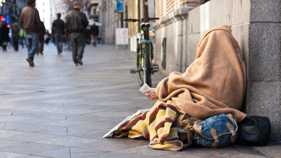 Novos casos de sem-abrigo aumentaram 56% no primeiro semestre no ano