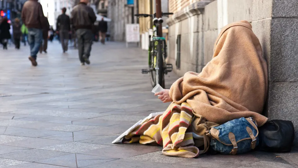 Frio? Lisboa admite ativar Plano de Contingência para sem-abrigo