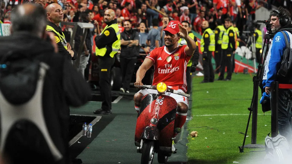 Eliseu admite levar mota para a Luz e para o Marquês para festejar título